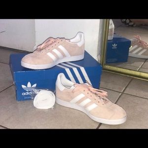 Gazelle adidas pink